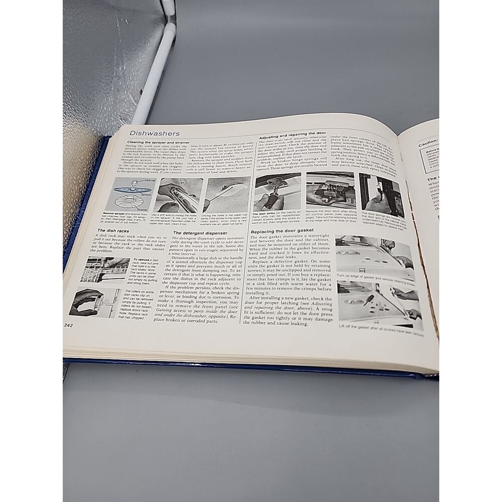 1977 FIX IT YOURSELF MANUAL READERS DIGEST HOW TO REPAIR CLEAN MAINTAIN ANYTHING - Picture 3 of 6